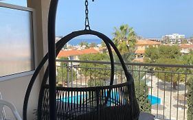 Newly Renovated- Regina Gardens 1, Venus Beach 500 M, Sea&Sunsets View, License Ooo7141